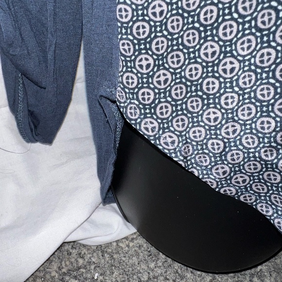 Babaton With Silk V-Neck - Picture 6 of 11